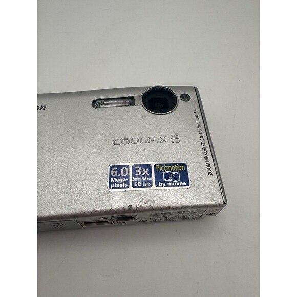 Nikon CoolPix S5 Digital Camera Silver 6MP 3x Optical Zoom FOR PARTS ONLY - Picture 4 of 10